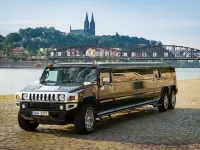 Hummer Voyage